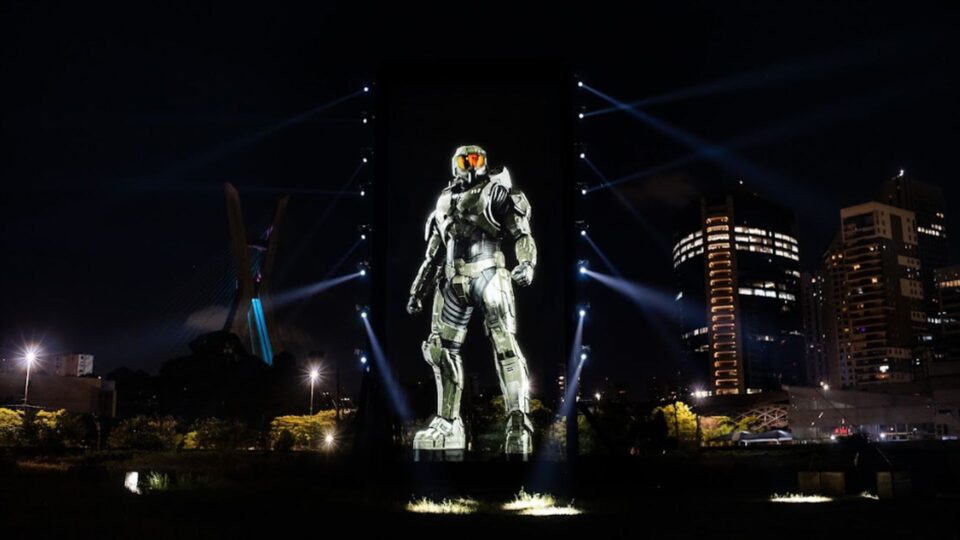 Paramount+ apresenta o holograma para celebrar a série Halo no Brasil