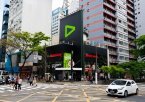 Com apelo gamer, Burger King e LOUD lançam loja temática na Avenida Paulista