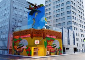 Burger King lança loja temática na Avenida Paulista em parceria com Free Fire