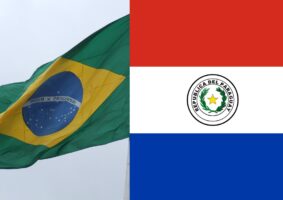 Bandeiras do Brasil e do Paraguai. Foto: Wikimedia Commons