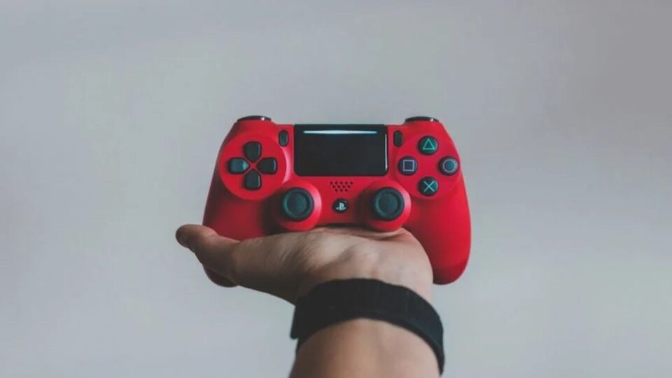 Controle de videogame. Foto: Reprodução/Nadine Shaabana (via Unsplash)