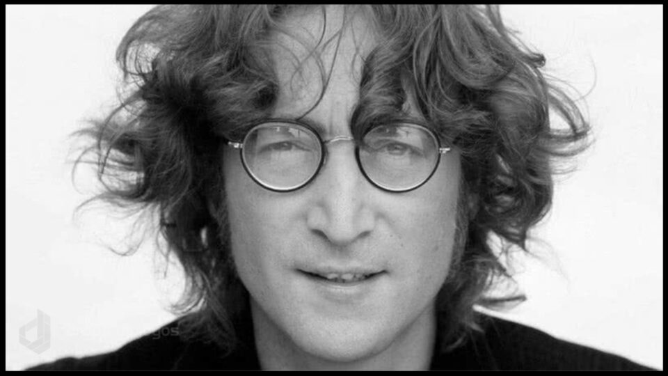 Fotografia em plano retrato de John Lennon - Wikimedia Commons/Montagem Pedro Zambarda/Drops de Jogos