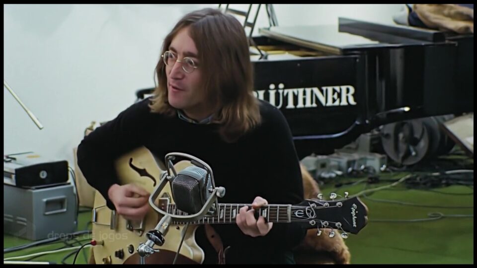 John Lennon em Get Back. Foto: Reprodução/Montagem Pedro Zambarda/Drops de Jogos